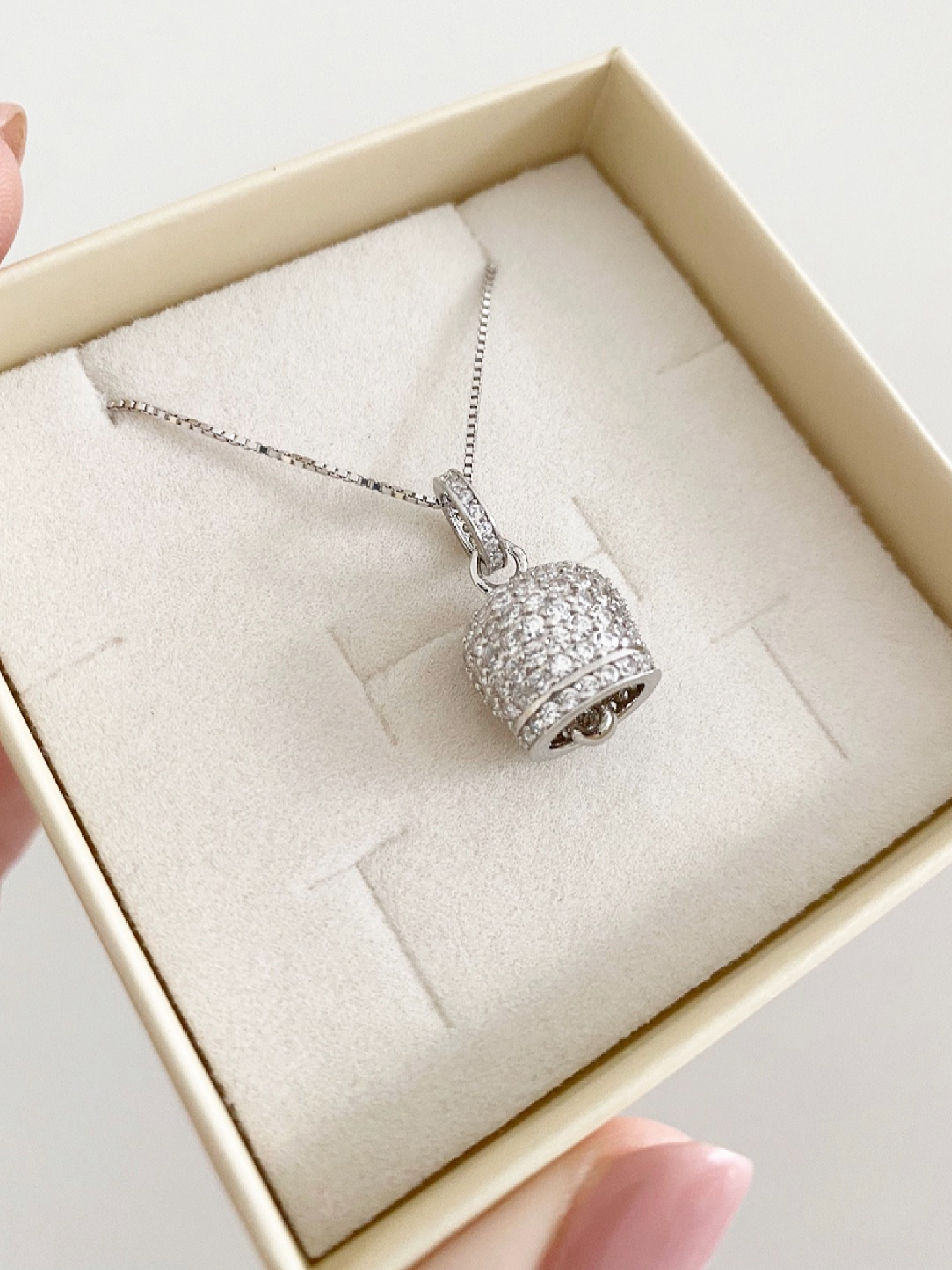Collana campanella medium in zirconi