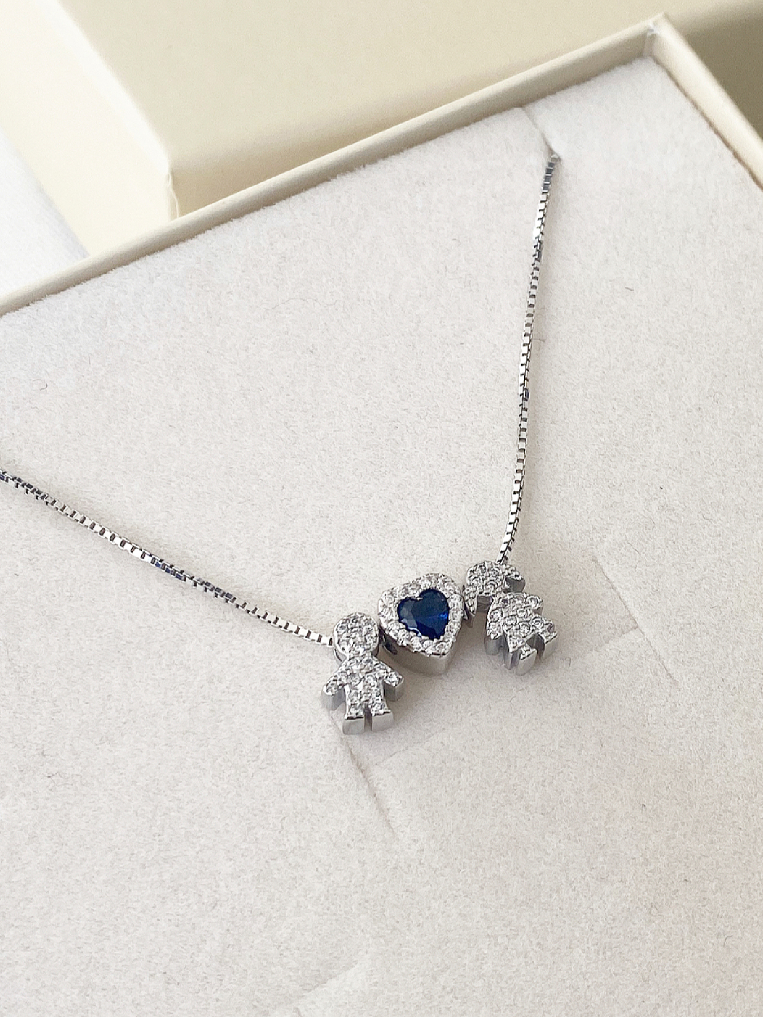 Collana personalizzabile con 3 micro elementi a scelta