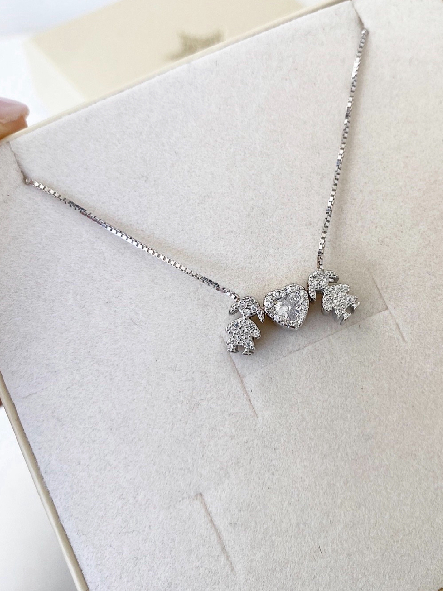 Collana personalizzabile con 3 micro elementi a scelta - immagine 3