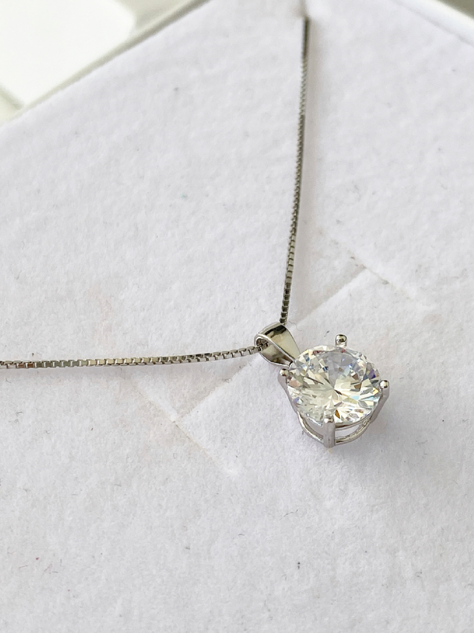 Collana punto luce 7 mm e 8 mm - immagine 2