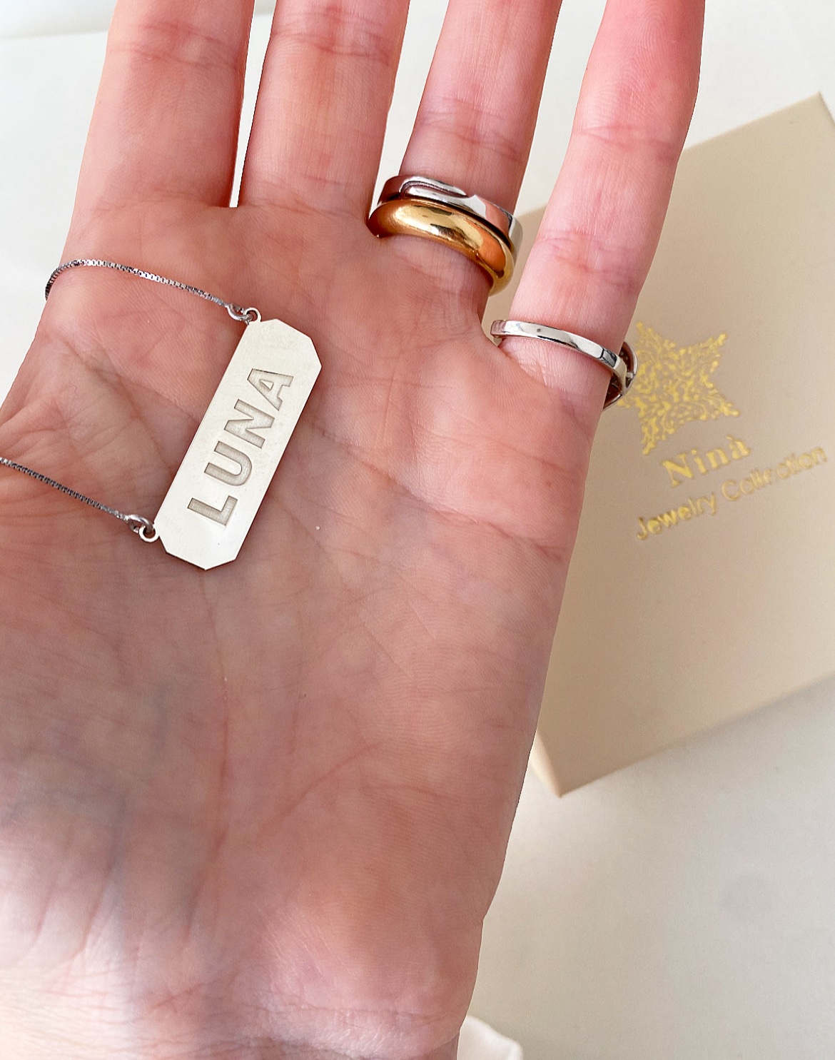 Collana targhetta personalizzabile con zirconi incastonati - immagine 2