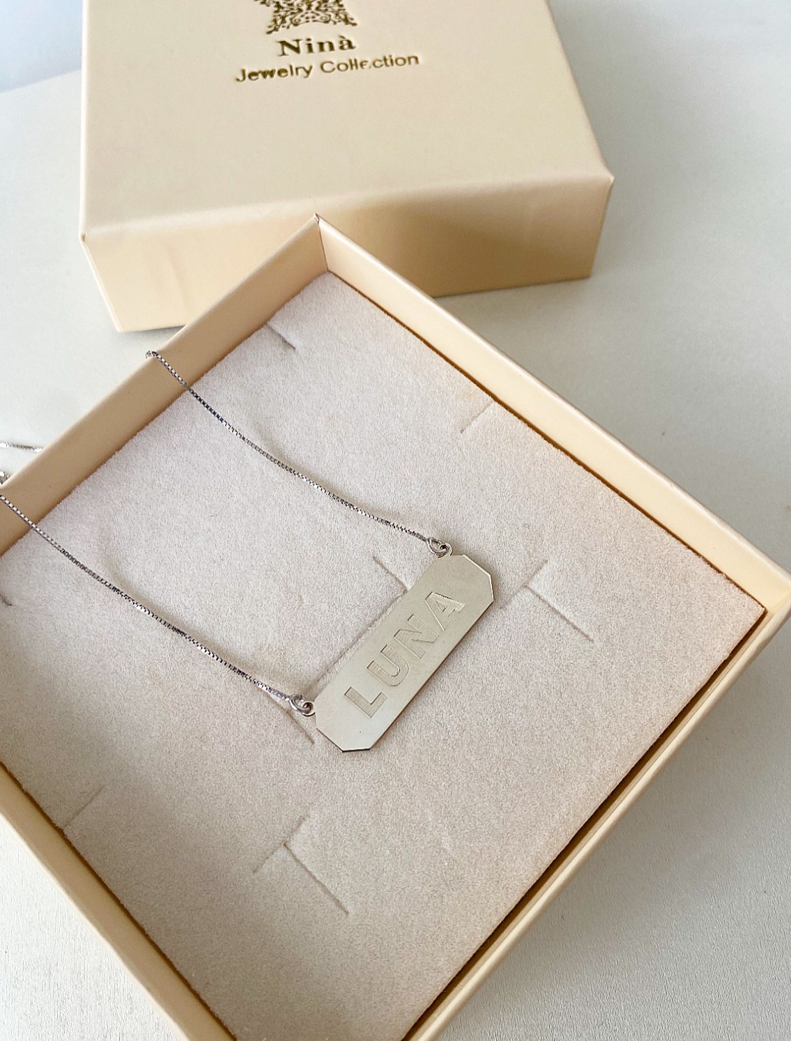 Collana targhetta personalizzabile con zirconi incastonati - immagine 3