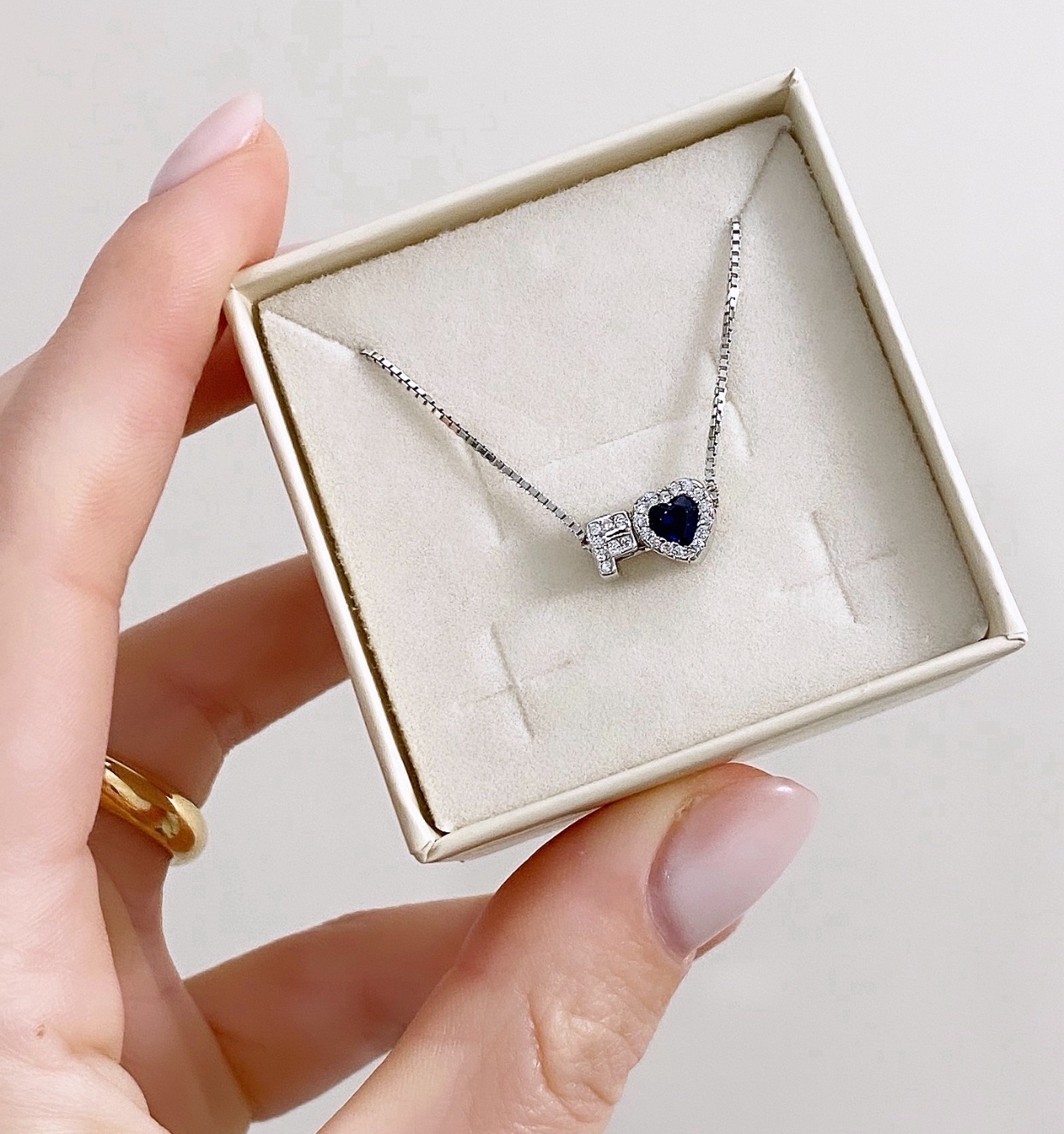 Collana due micro lettere o cuore personalizzabile Larya - immagine 3