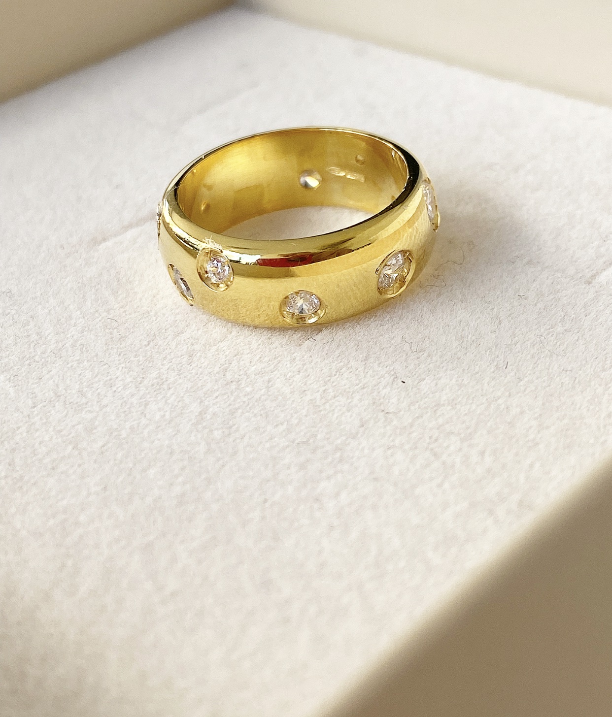 Anello fascia con zirconi incastonati SARA - immagine 2