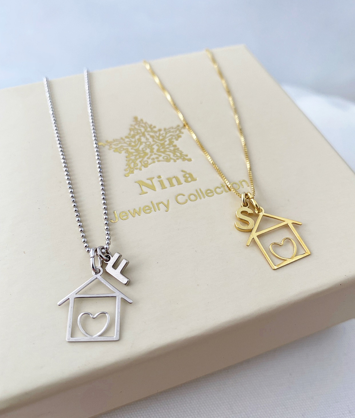 Collana casetta vuota e micro lettera personalizzabile