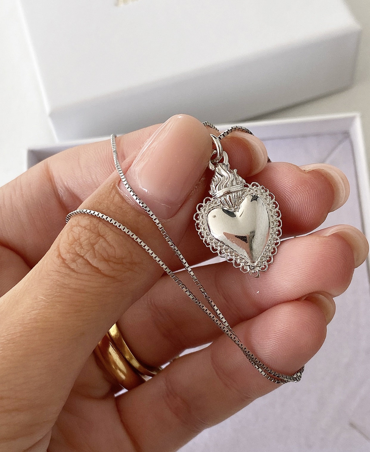 Collana cuore sacro