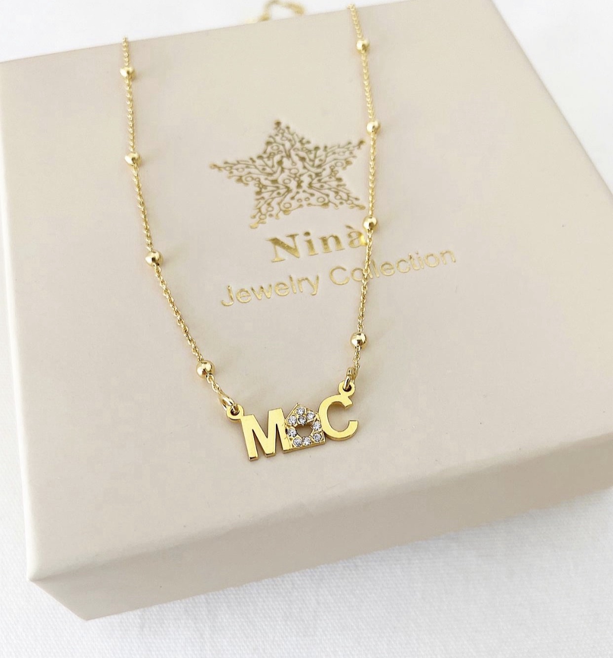 Collana casetta e micro lettere personalizzabile