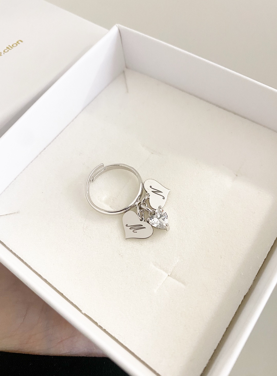 Anello con due mini cuoricini personalizzabili e cuore brillante pendente - immagine 2