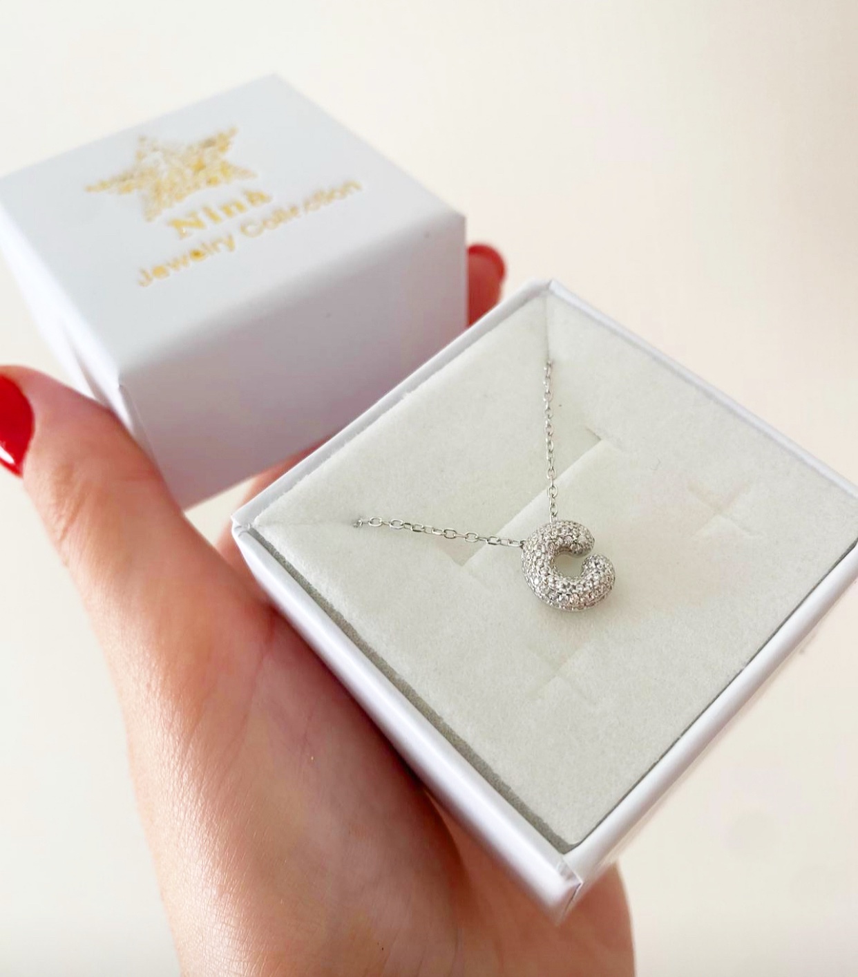 Collana lettera small Hailey in zirconi