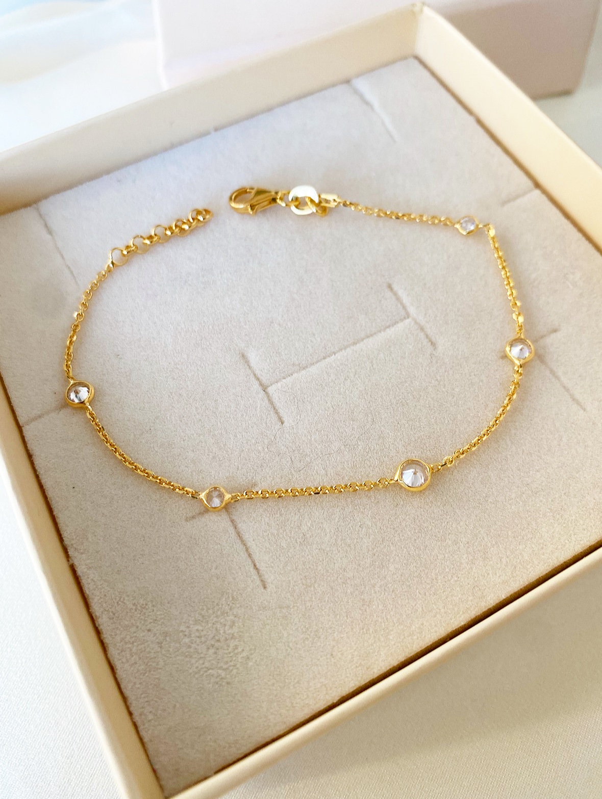 Bracciale con zirconi tondi