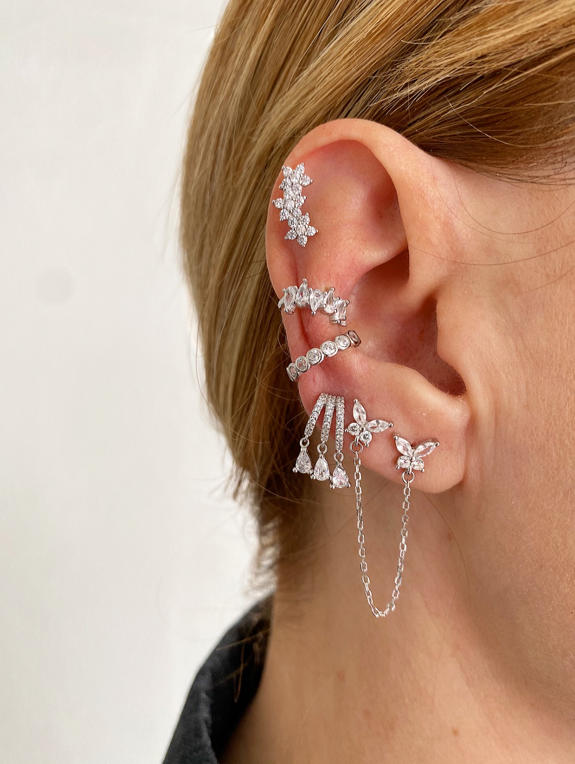 Orecchino ear cuff con zirconi tondi