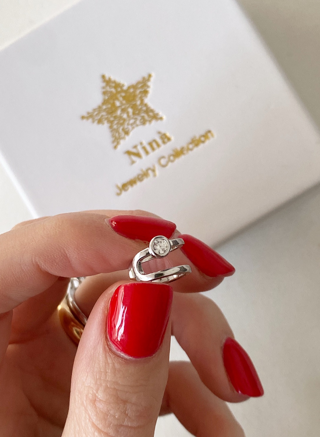 Orecchino ear cuff liscio con zircone incastonato