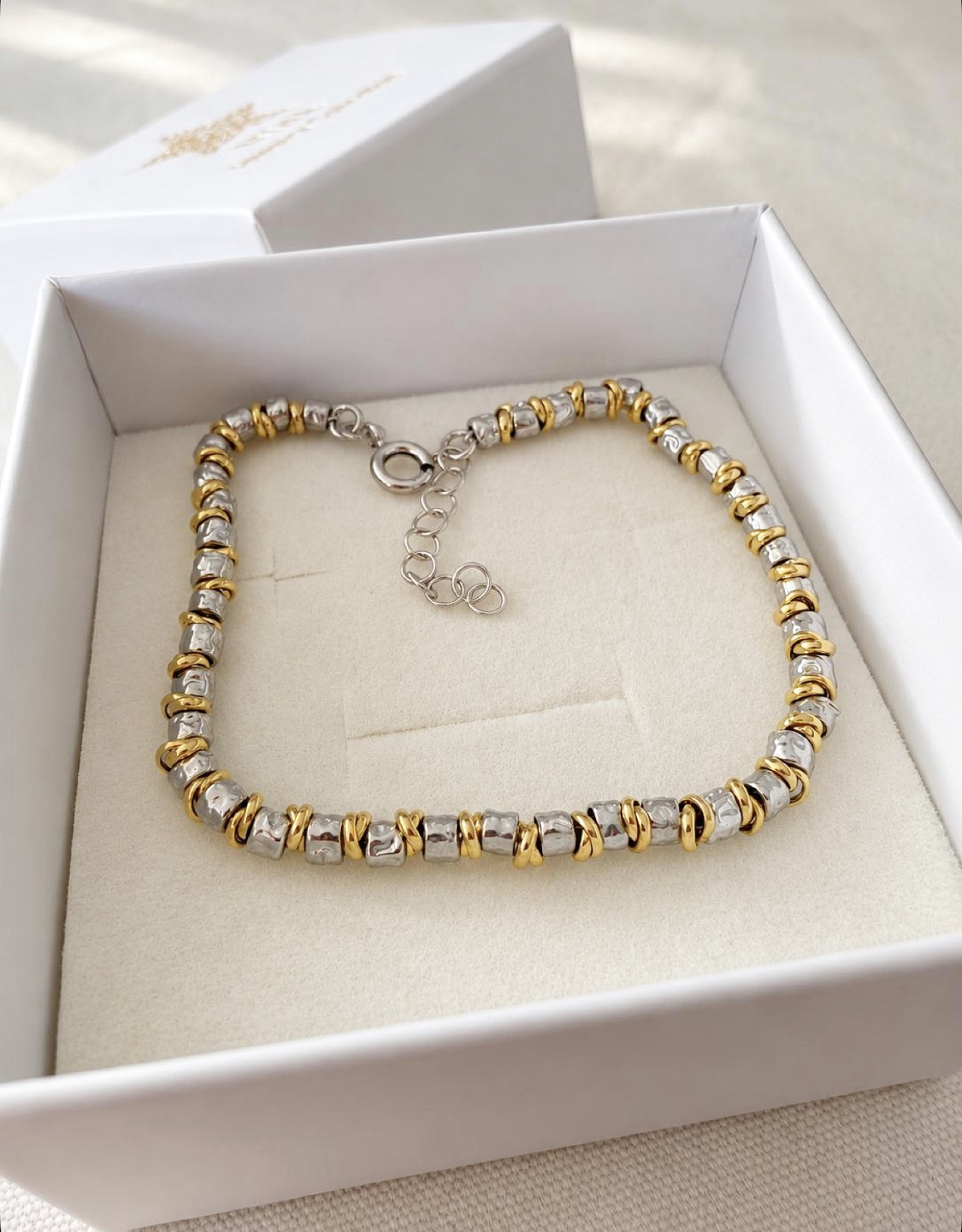 Bracciale pepita e nodino alterni